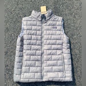 NWT Men’s Patagonia Vest size Large